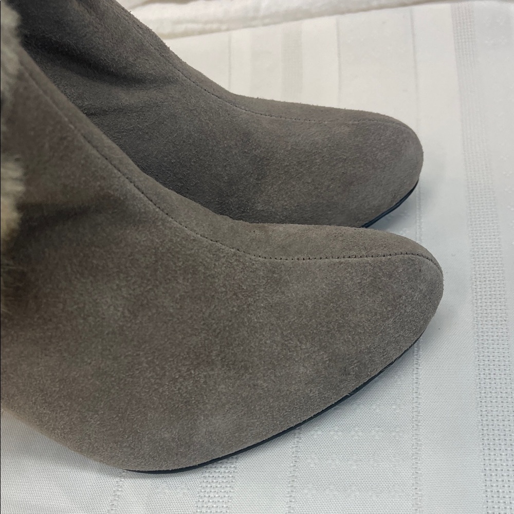 Women's Faux Fur Trim Ankle Boots - Gray size 7.5 - Picture 9 of 12